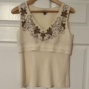 Linen top with embroidery